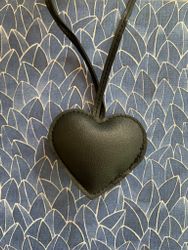 HJÄRTA, Heartcharm/Bagcharm - Väskdekoration Svart