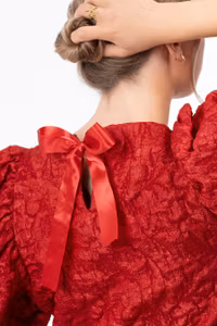 CAPRI BELORA BLOUSE RUBY RED