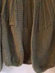 LINNEFABRIKEN STICKAD KOFTA OLIVE