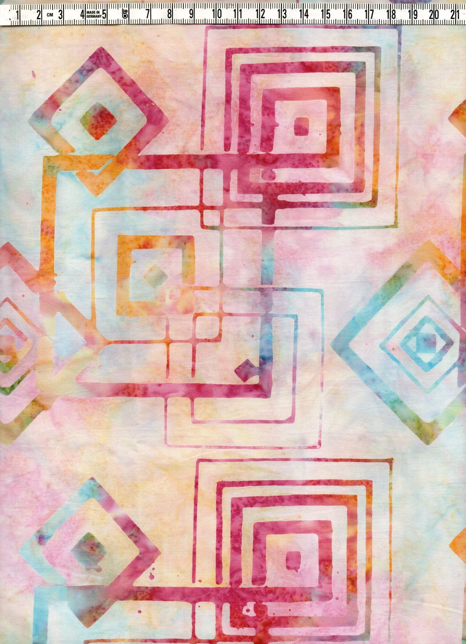 Soft explosion. Blekt men brutalt. Batik bomull 110 cm