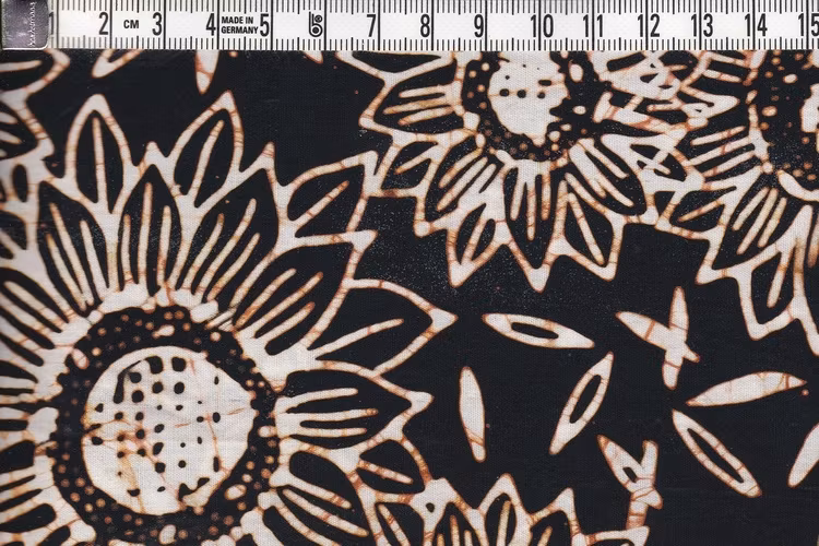 Fantastiskt batiktyg underbara bruna färger. Från Bali givetvis