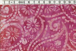 Ljusa ornament och cerise-orange botten. Batik ca 110 cm bred
