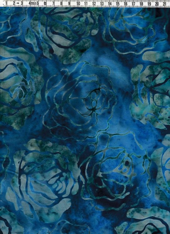 "Rose Garden". Nu i läckra blåa färger. Viskosbatik 130 cm bred