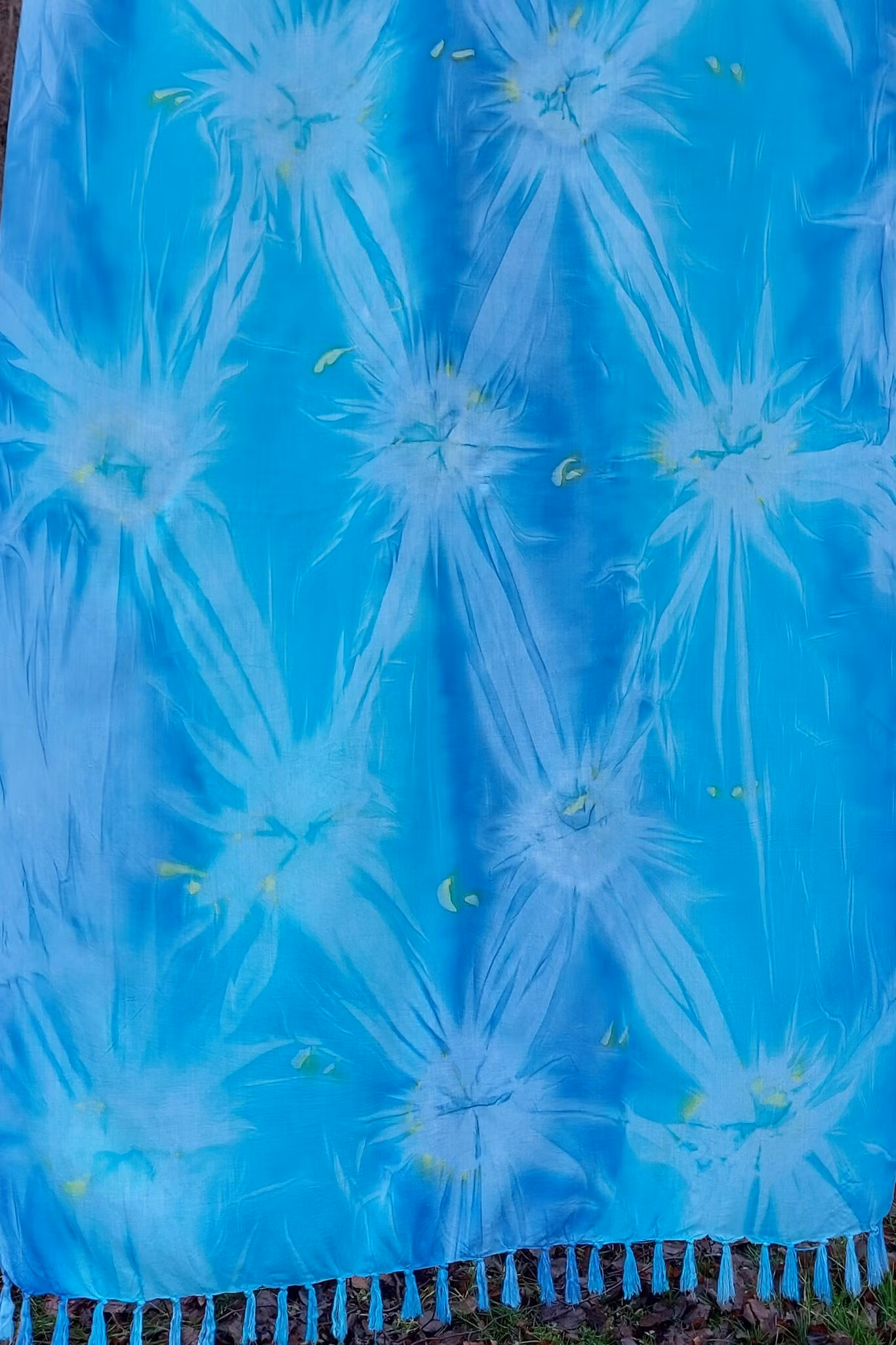 Sarong Batik / tyg viskos.  Knytbatik. Ca 105 x 160 cm + fransar