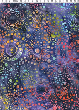 Multifärgade magiska galaxer på mörk natthimmel. Batik bomull. Ca 110 cm brett.