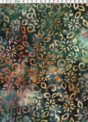 Mörkflammig med dovt färgade motiv. Batik bomull 110 cm