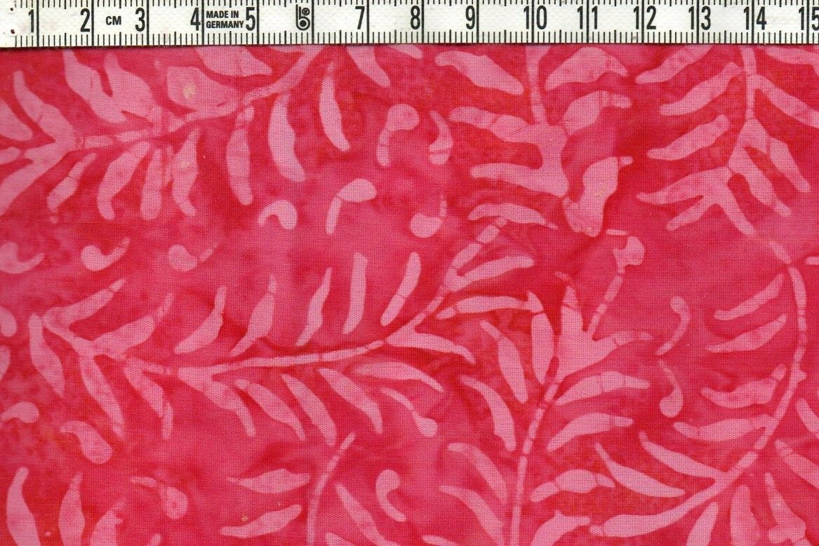 Röd-cerise. Samma mönster på tyg 3603-3608.  Batik bomull 110 cm