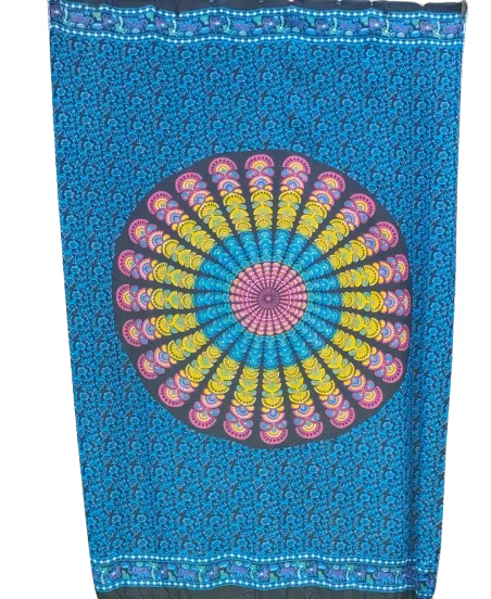 Sarong Screentryckt / tyg viskos.  Ca 110 x 160 cm plus fransar
