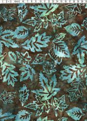 Brun. Blad i samma färg & & tryck som 3633-3636. Batik bomull 110 cm