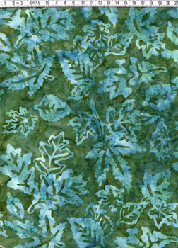 Mörkgrön. Blad i samma färg & & tryck som 3633-3636. Batik bomull 110 cm