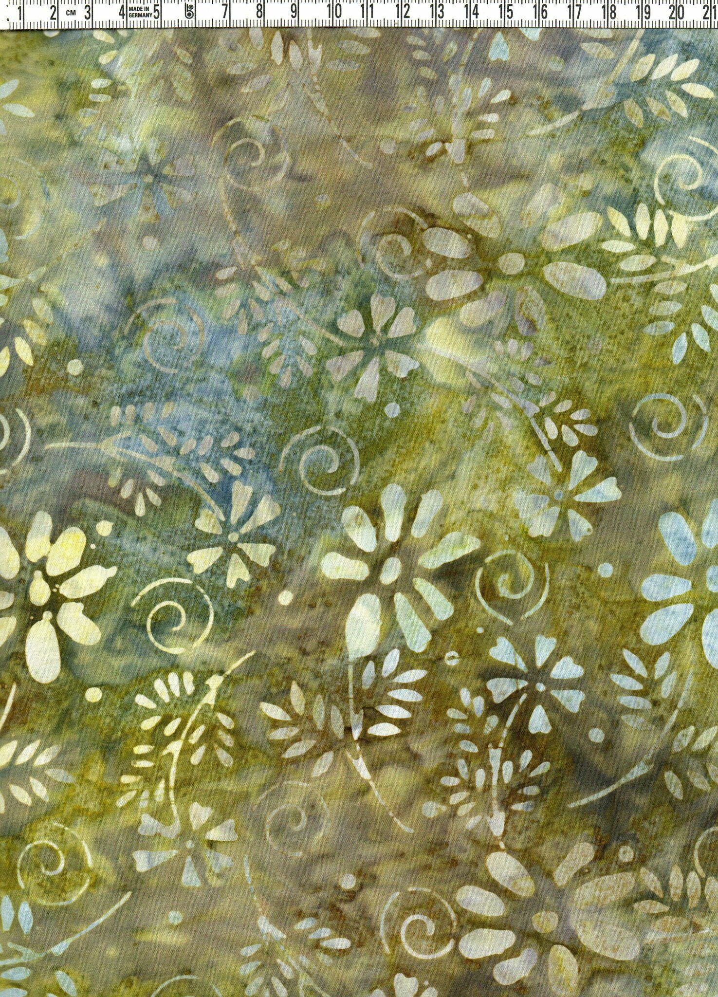 Grönt-grönt-grönt & grönt med naturkänsla. Batik bomull 110 cm