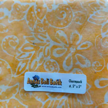 Charm Pack Sahara Sunset. 20 st.  10 olika tyger. 5x5 inch