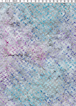 Blå-grå-violett skönhet med små mönster. Bomullstyg. Batik.  Bredd 275 cm