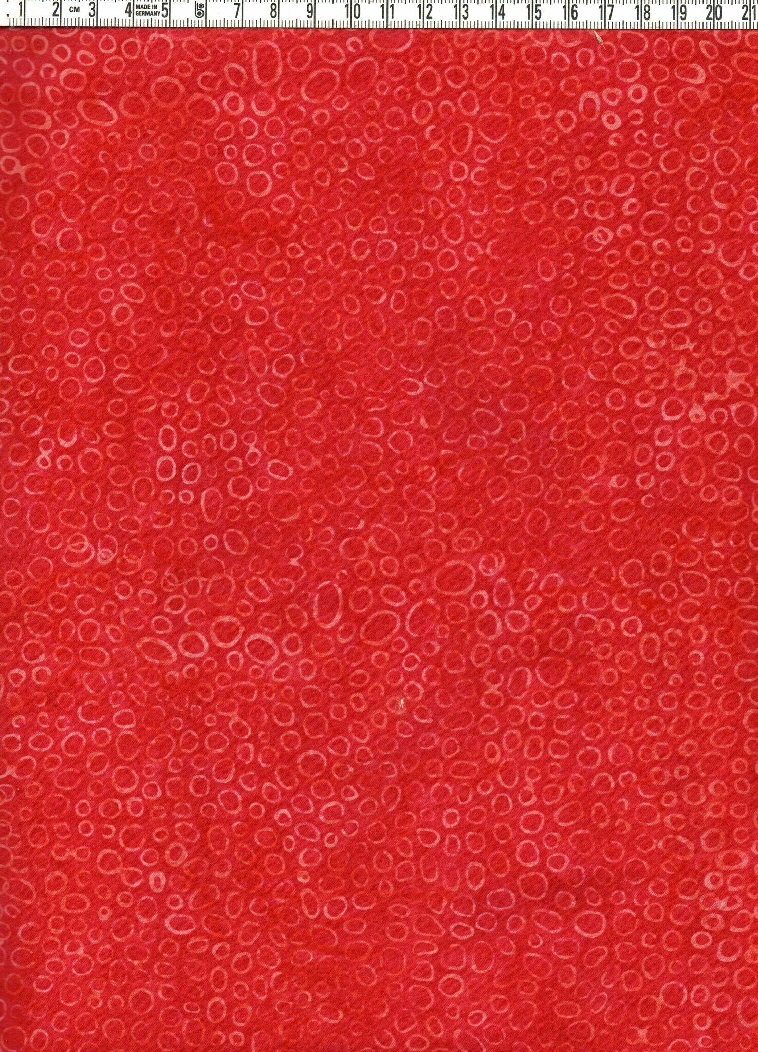 Tätt bubbligt mönster i kraftfull röd batik – Batik Bomull 110 cm bred