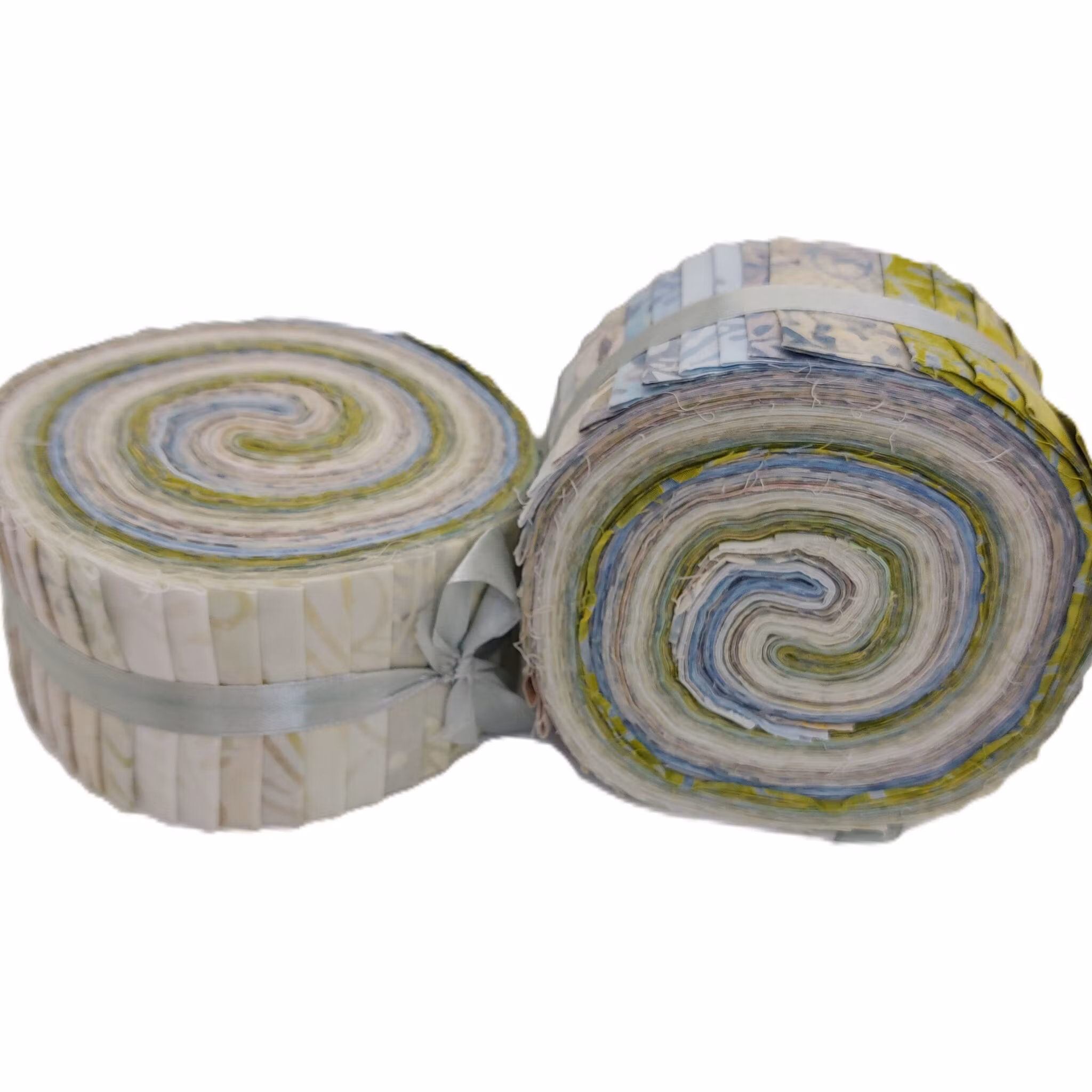 Nature Whisper. Batikrulle med 40 st 2,5 inch remsor. Grå, beige & grön