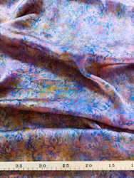 Högklassigt sidentyg i ljuva färger.  Bredd 110 cm.