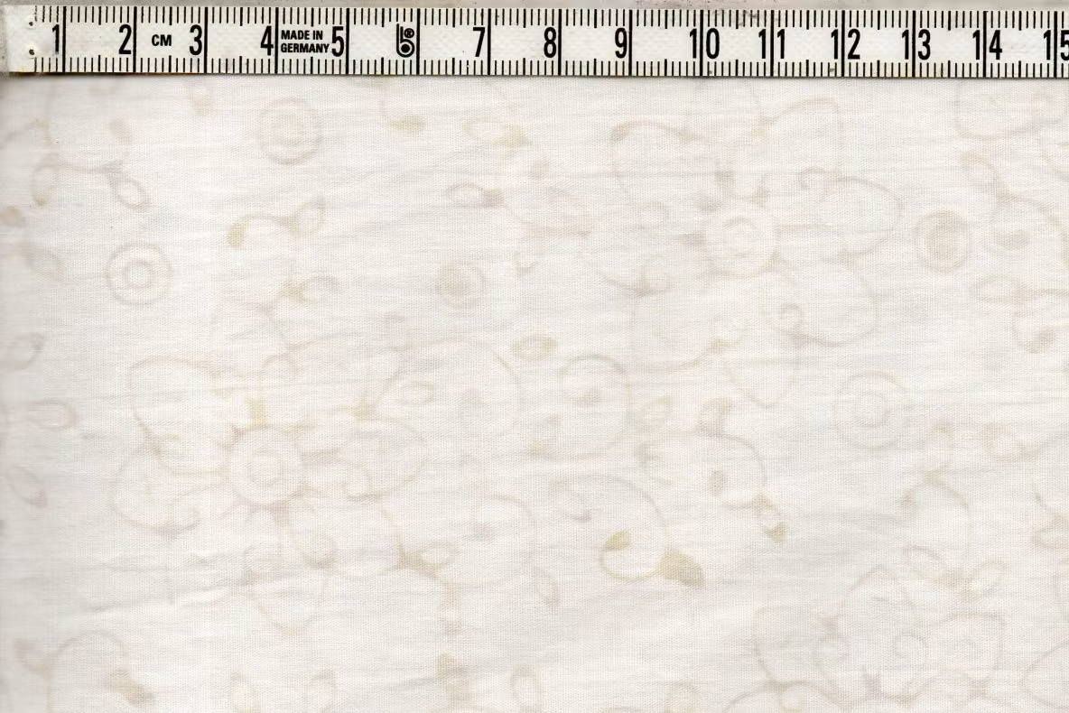 Off white med diskret blomornament- Batik Bomull 110 cm bred