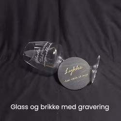 Vinglass med gravering- Gavepakke