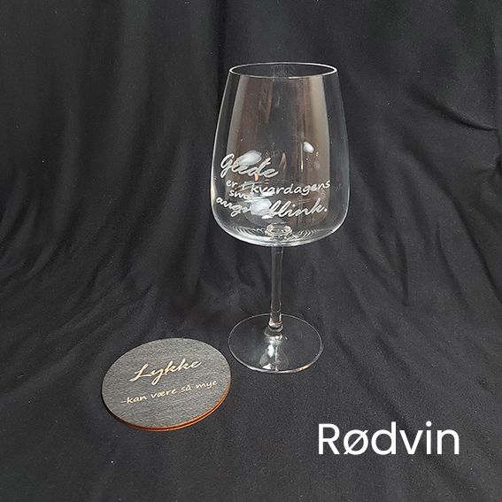 Vinglass med gravering- Gavepakke