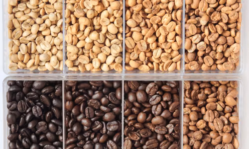 FRÅN LJUS TILL MÖRK: UTFORSKA KAFFETS ROSTNINGSGRADER OCH DESS SMAKPROFILER