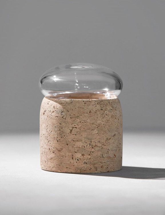 Behållare i kork och glas