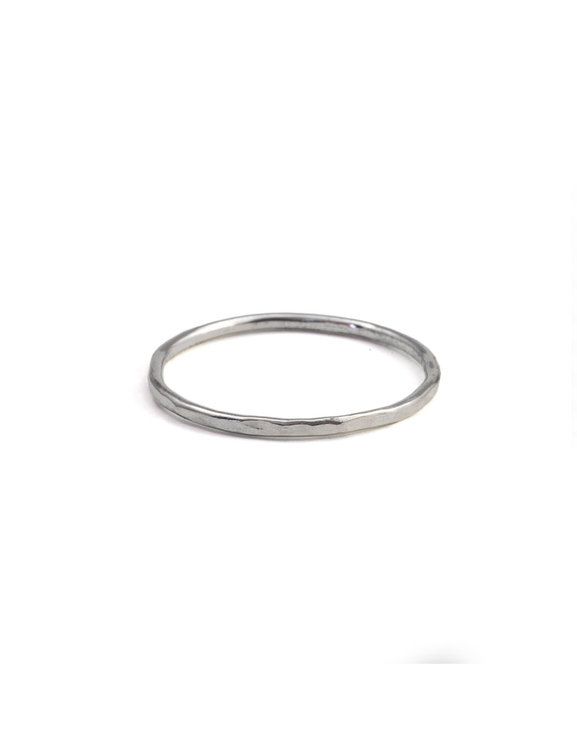 Tunn ring, återvunnet silver