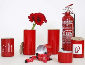 Burk av brandsläckare, röd