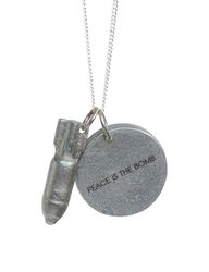 Halsband Peace is, återvunnet bombskrot