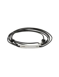 Armband Arrow läder och återvunnet bombskrot