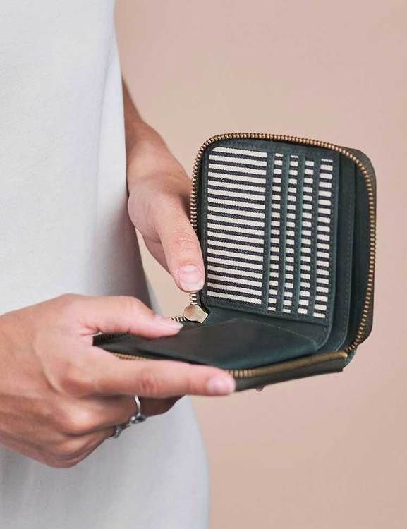 O My Bag grön plånbok, naturgarvat läder
