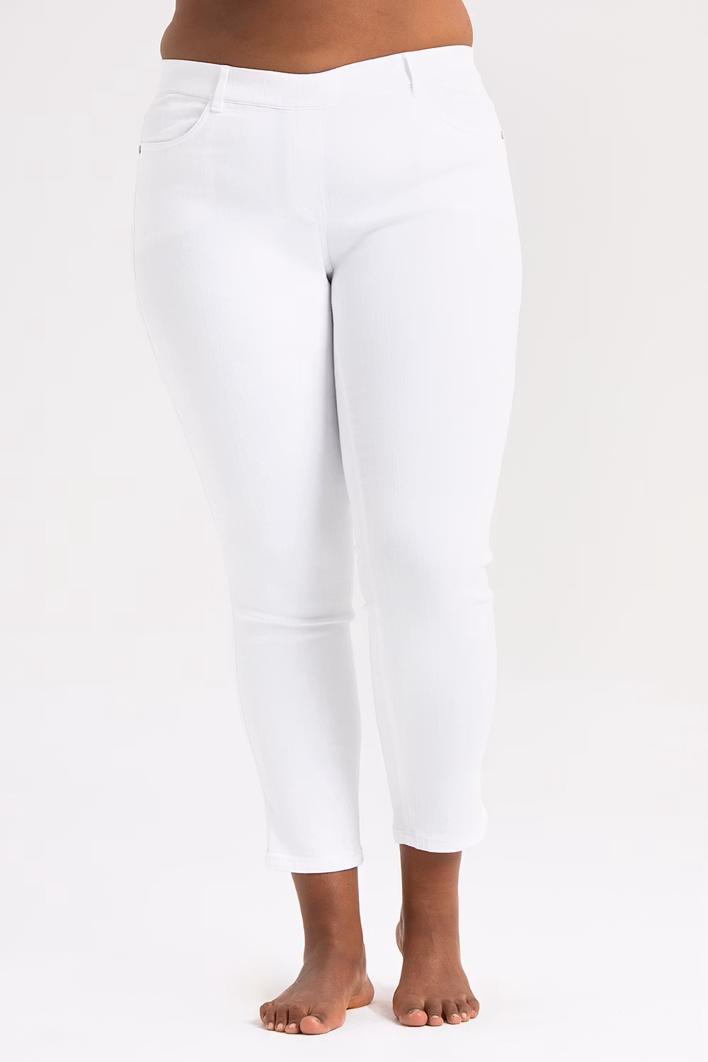 Vita stretchiga jeans i stora storlekar. Pamela jeans. Storlek 42-52. AliceDot.
