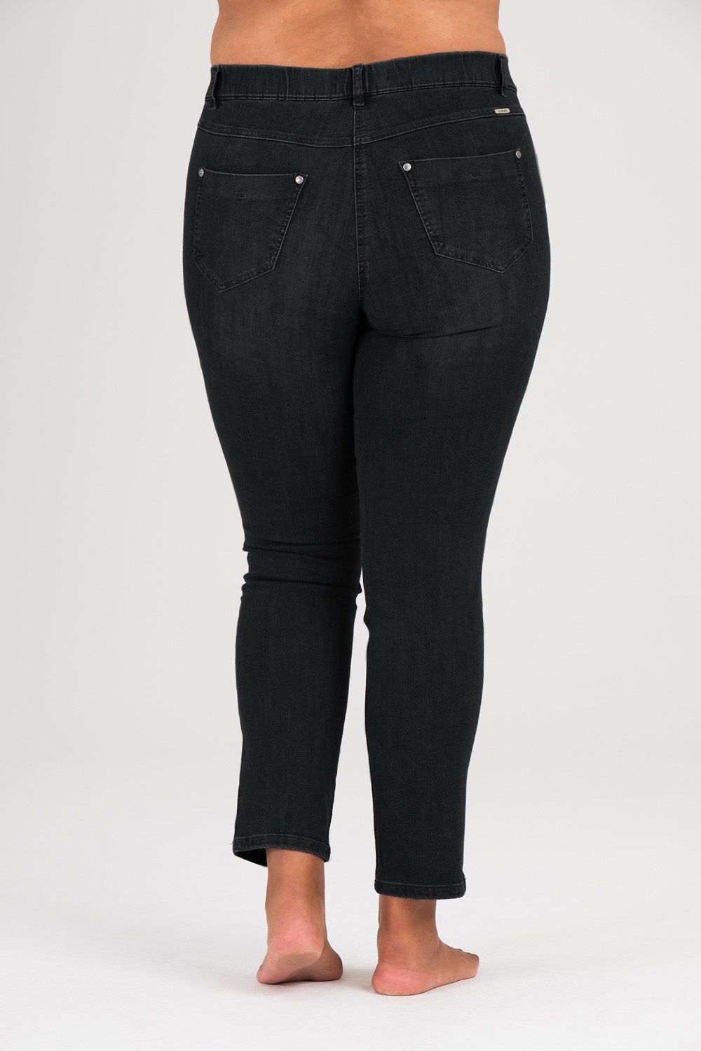 Pamela jeans 4945 svart