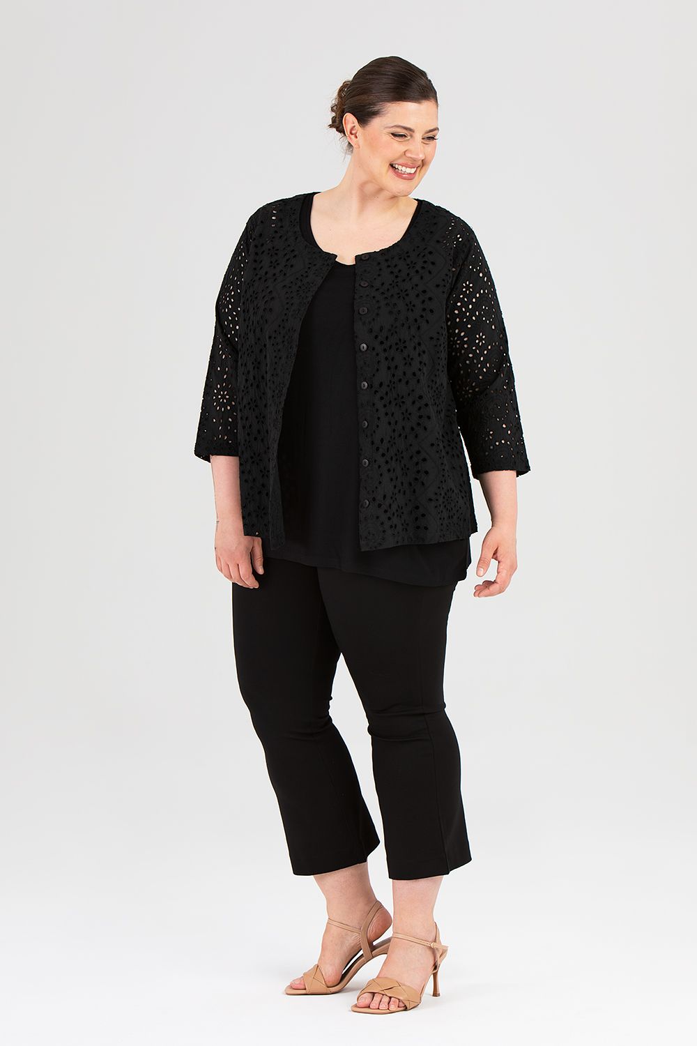 Nio blouse black embroidery