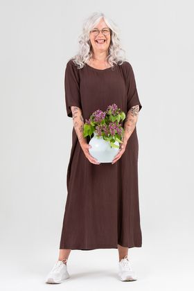 Isa klänning mörkbrun