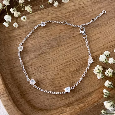 Regnbågsmånsten armband – hjärtformade kristaller