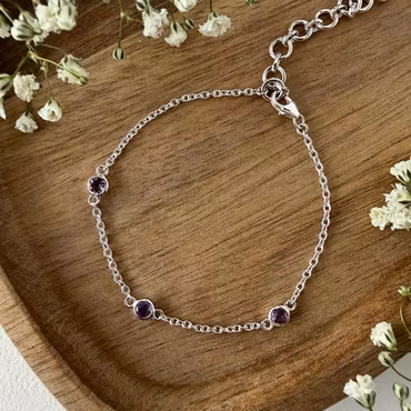 Ametist armband – tre små kristaller