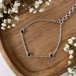 Labradorit armband – tre små kristaller