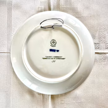 Jultallrik 1988 Royal Copenhagen ”Julenat i København”