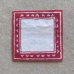 Liten röd duk ca 42 x 42 mm