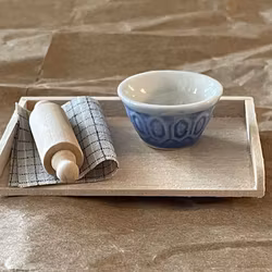 Bakbord med blå skål