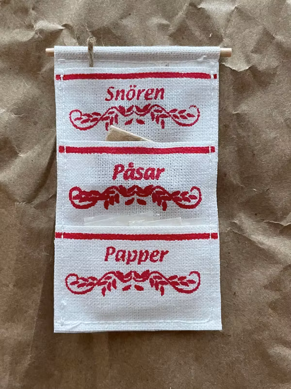 Påsförvaring röd