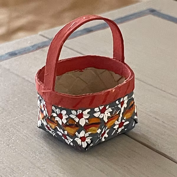 Korg blå med vita blommor