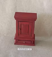 Väggskåp, rött