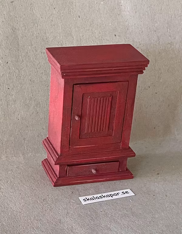 Väggskåp, rött