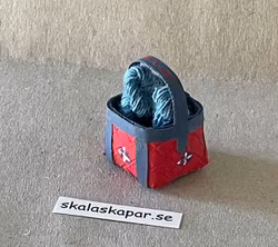 Korg röd/blå med garnhärvor