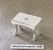 Liten "sliten" vit pall vit