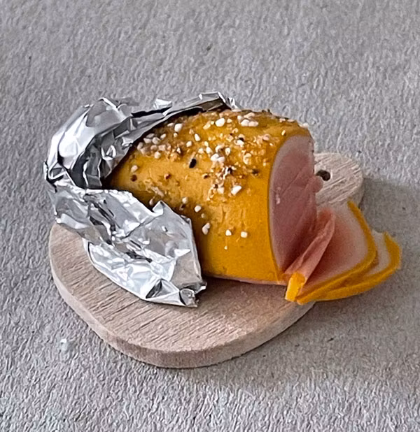 Julskinka på träbräda