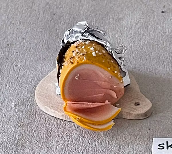 Julskinka på träbräda