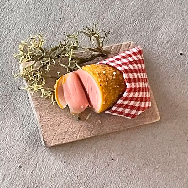 Julskinka på träbräda med grönt (nr3)