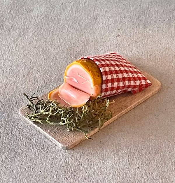 Julskinka på träbräda med grönt (nr5)